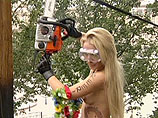    ,   "     - ",  femen'   "    Pussy Riot"
