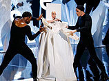    -  ,     "Applause"