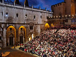          Avignon IN,          "   Avignon OFF"      