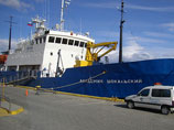 " "    1982    .     Aurora Expeditions,     