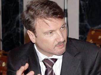  ,  Reuters