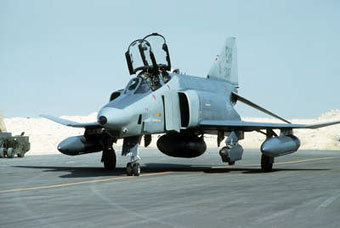 RF-4E.   .