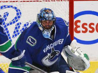  .    canucks.nhl.com