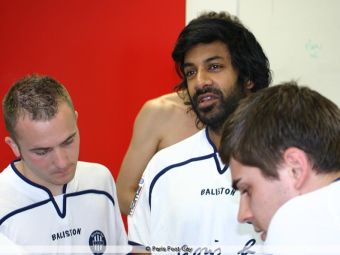  "  ".    parisfootgay.free.fr