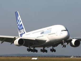 Airbus A380.    bloggerswatch.com