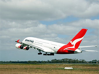   Qantas.    flightglobal.com