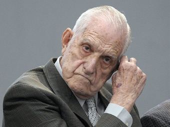  .  2010    ©AFP
