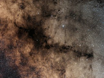  .  Y. Beletsky/ESO