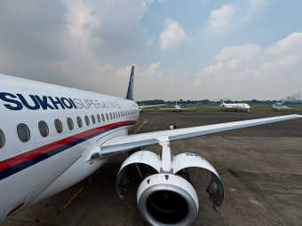Sukhoi SuperJet-100  .   