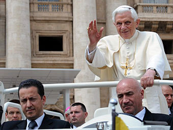   ()   XVI.   ©AFP