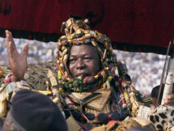     II  1999 .  ©AFP