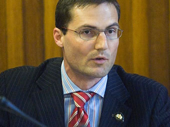    .    barikad.hu