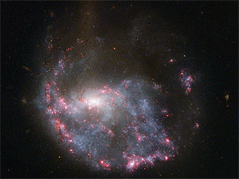  NGC 922 .  NASA, ESA