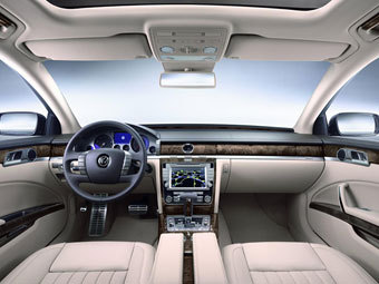 Volkswagen Phaeton.  Volkswagen