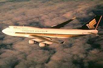  747-400  "Singapore Airlines".    